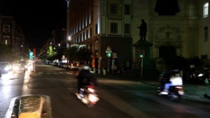 Napoli, studente Erasmus aggredito e rapinato sul Rettifilo: è il secondo episodio in poche ore