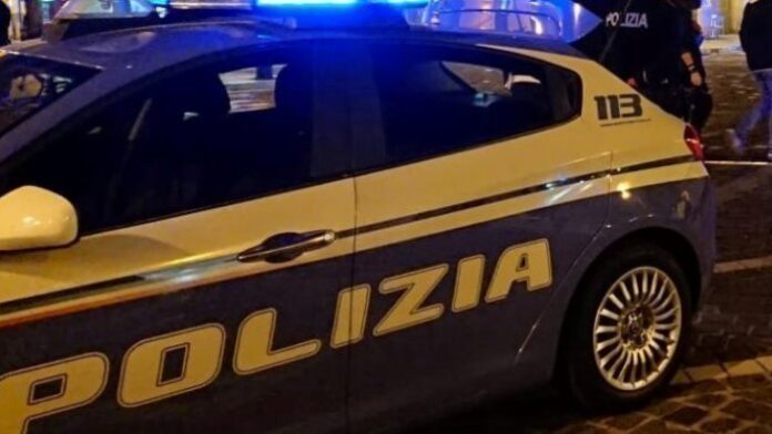 Ercolano, sorpreso a rovistare nelle auto in sosta: arrestato 21enne