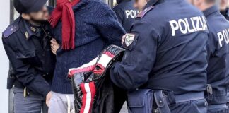 San Pietro a Patierno, sorpreso a spacciare droga dall’auto: arrestato 22enne dalla Polizia