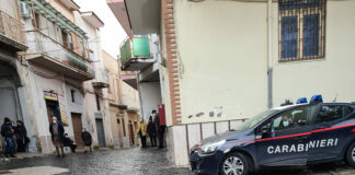 Sarno, accoltella il figlio durante una lite in casa: 20enne grave ma non in pericolo di vita, padre denunciato