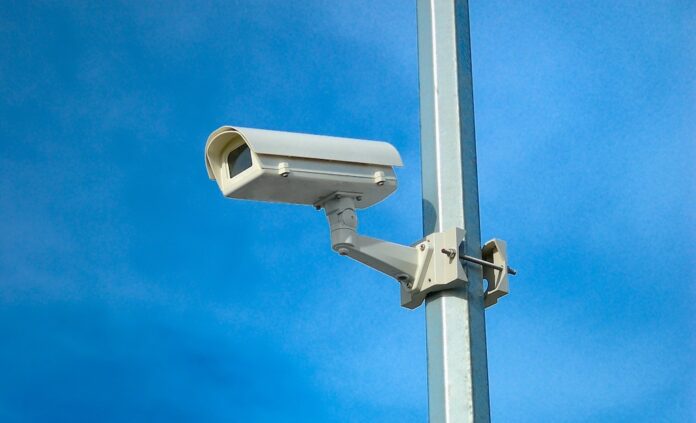 Torre del Greco, telecamere comunali danneggiate a pallonate: nove denunciati dai Carabinieri