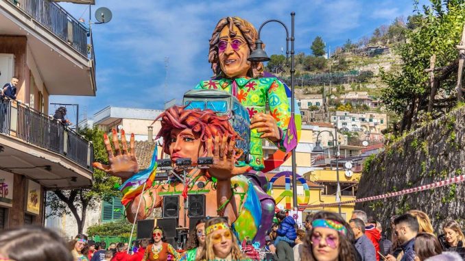 Pollena Trocchia in maschera: al via il Carnevale tra carri allegorici e spettacoli Pollena Trocchia in maschera: al via il Carnevale tra carri allegorici e spettacoli