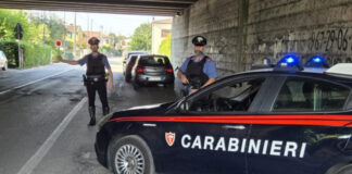 Arzano, cocaina nascosta nell’auto: arrestato un 25enne durante un controllo notturno