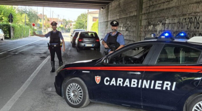 Arzano, cocaina nascosta nell’auto: arrestato un 25enne durante un controllo notturno Arzano, cocaina nascosta nell’auto: arrestato un 25enne durante un controllo notturno
