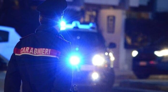 Napoli, Secondigliano: picchia un fratello e accoltella l’altro, arrestato 38enne