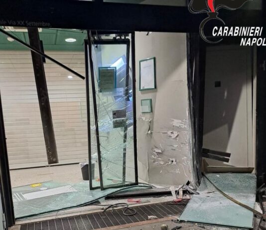 Assalto a un bancomat nel Napoletano