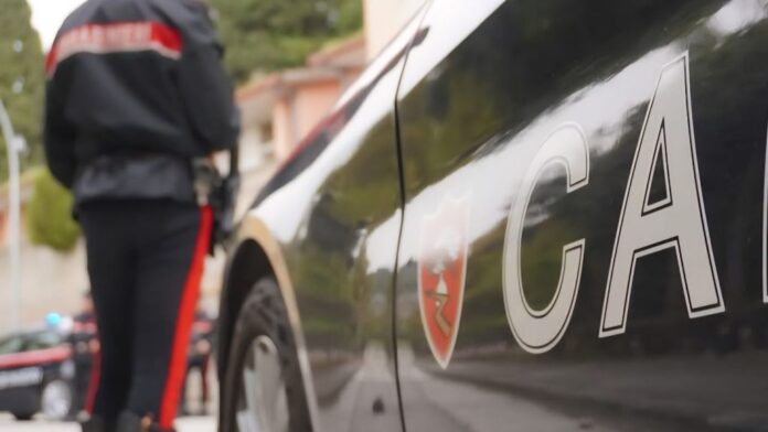 Napoli: 14enne al volante con due 17enni, sequestrate centraline per rubare auto