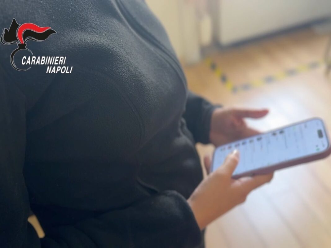 Una persona si accorge di essere stata truffata online