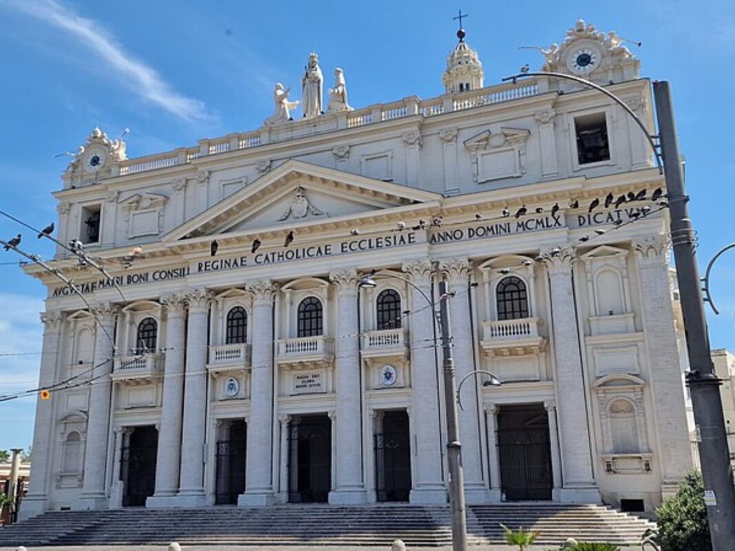 Chiesa dell'Incoronata a Napoli Chiesa dell'Incoronata a Napoli