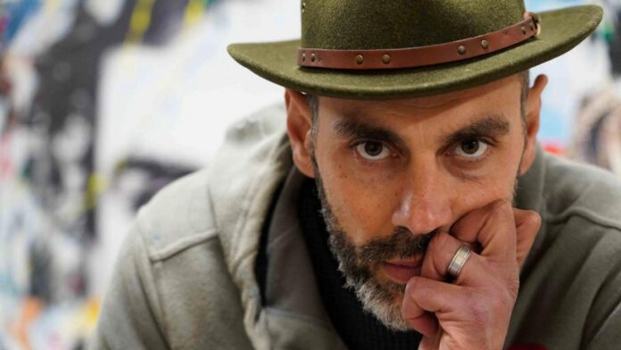 Più amore, per favore: l’urgenza visionaria di Nello Petrucci