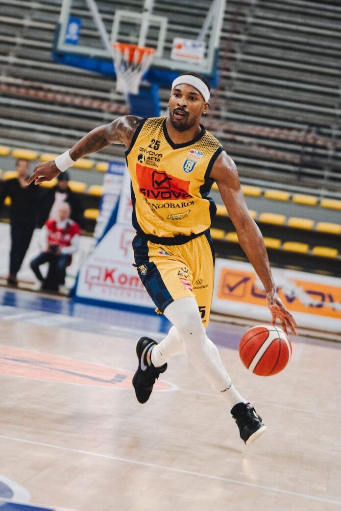 Givova Scafati batte la capolista Libertas Pesaro: 84-79 alla Beta Ricambi Arena