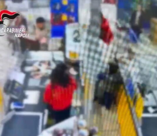 Tentato rapimento bimbo al supermercato MD di Caivano