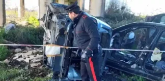 Piscinola: sorpreso a smontare un’auto rubata, arrestato Piscinola: sorpreso a smontare un’auto rubata, arrestato