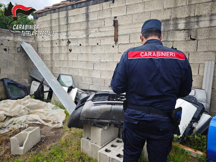 Giugliano, smontava auto rubate in un fondo agricolo: arrestato 35enne Giugliano, smontava auto rubate in un fondo agricolo: arrestato 35enne