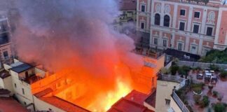Napoli, incendio al Teatro Sannazaro: un milione dalla Regione e vertice in Prefettura per l’emergenza Napoli, incendio al Teatro Sannazaro: un milione dalla Regione e vertice in Prefettura per l’emergenza