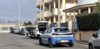 Pollena Trocchia, tentano la fuga ma il volante è bloccato: arrestati due ladri dopo 500 metri