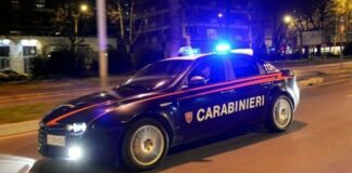 Napoli, 36enne accoltellato alla gamba in via Salvator Rosa: indagini in corso
