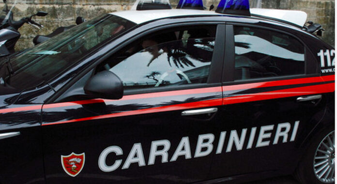 Pollena Trocchia: 3 mila e 500 euro nascosti in camera, arrestato 34enne Pollena Trocchia: 3 mila e 500 euro nascosti in camera, arrestato 34enne