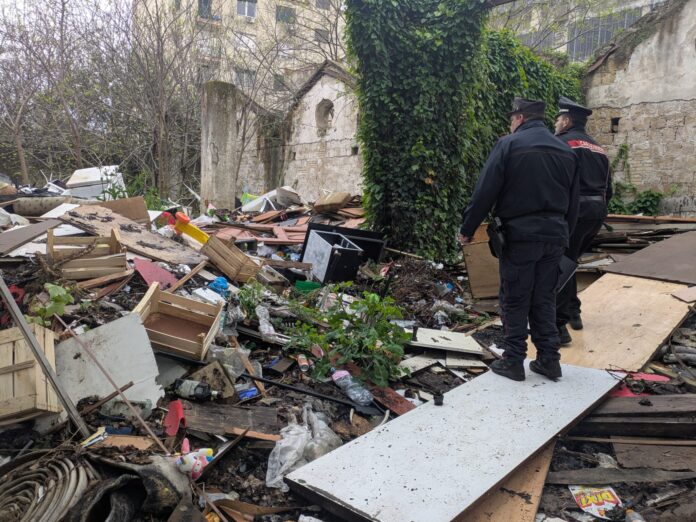 Napoli, controlli nei campi rom: operazione a Poggioreale tra sicurezza e censimento Napoli, controlli nei campi rom: operazione a Poggioreale tra sicurezza e censimento