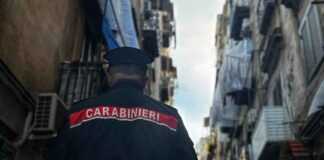 Carabinieri di Napoli, intervento per un minore accoltellato