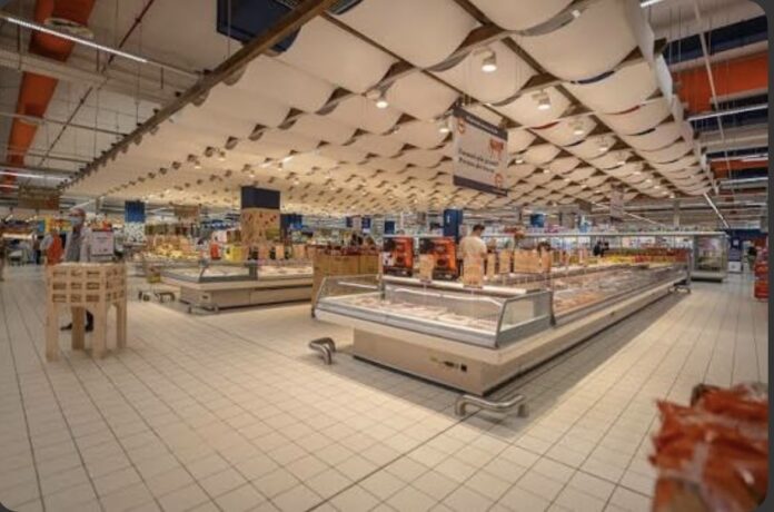 Napoli: furti notturni al supermercato di via Diocleziano, arrestati due operai