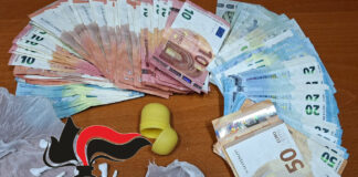 Pozzuoli: 1.600 euro nascosti nel microonde, arrestato 25enne