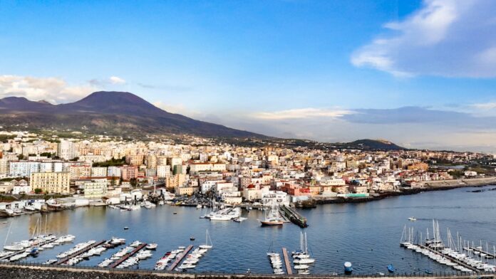 Turismo, nasce il progetto Dmo “Miglio d’Oro-Costa del Vesuvio”: firmato il protocollo d’intesa Turismo, nasce il progetto Dmo “Miglio d’Oro-Costa del Vesuvio”: firmato il protocollo d’intesa