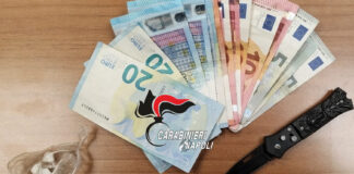 Napoli, blitz antidroga a Scampia: pusher arrestato dai carabinieri