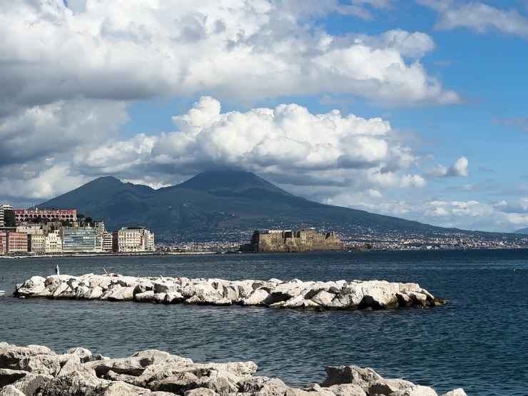 Una spiaggia a Napoli