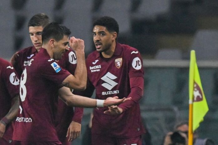 Simeone segna in Torino-Lazio e omaggia Sal Da Vinci con il ballo di “Per sempre sì”.31 Simeone segna in Torino-Lazio e omaggia Sal Da Vinci con il ballo di “Per sempre sì”