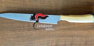 Marano, lite su un autobus ANM: 28enne arrestato con un coltello