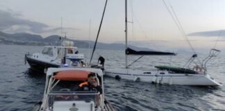 Vico Equense, velista salvato dalla Guardia Costiera: barca rischia di affondare a tre miglia dalla costa