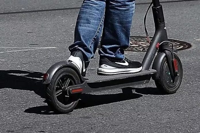 Sorrento, ruba un monopattino e tenta la fuga: arrestato 31enne