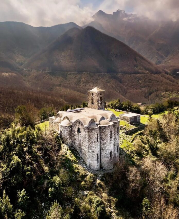 Pimonte, lavori verso il Castello di Pino: accesso più facile e valorizzazione del sito