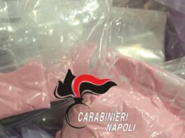 Napoli, sequestrati 100mila euro in “cocaina rosa”: arrestata madre 29enne, in casa anche il figlio