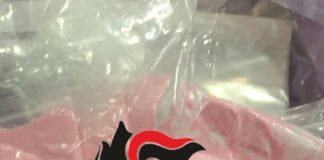 Napoli, sequestrati 100mila euro in “cocaina rosa”: arrestata madre 29enne, in casa anche il figlio