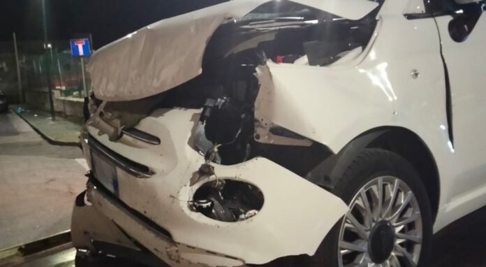 Torre del Greco, incidente mortale: 70enne muore dopo un malore alla guida Torre del Greco, incidente mortale: 70enne muore dopo un malore alla guida