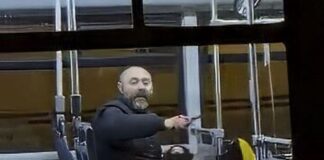 Aggressione sul bus al Vomero, arrestato 39enne: dieci coltellate a un’avvocata scelta a caso