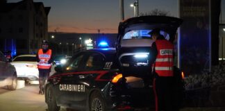 Marano–Villaricca, inseguimento nella notte: due arresti dopo la fuga con un’auto rubata