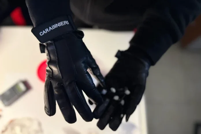 Caivano: lo spaccio si sposta nel centro storico, tre arresti dei Carabinieri Caivano: lo spaccio si sposta nel centro storico, tre arresti dei Carabinieri