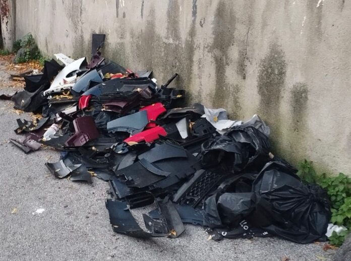 Castellammare, officina smaltiva rifiuti speciali illegalmente: denunciato il titolare