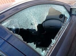 Napoli: rompe il vetro di un’auto per entrarci a dormire, arrestato 41enne