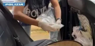 Afragola, sorpreso con la cocaina in auto: arrestato 24enne