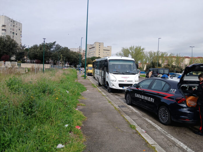 Scampia: controlli davanti alle scuole, stretta su trasporto scolastico abusivo